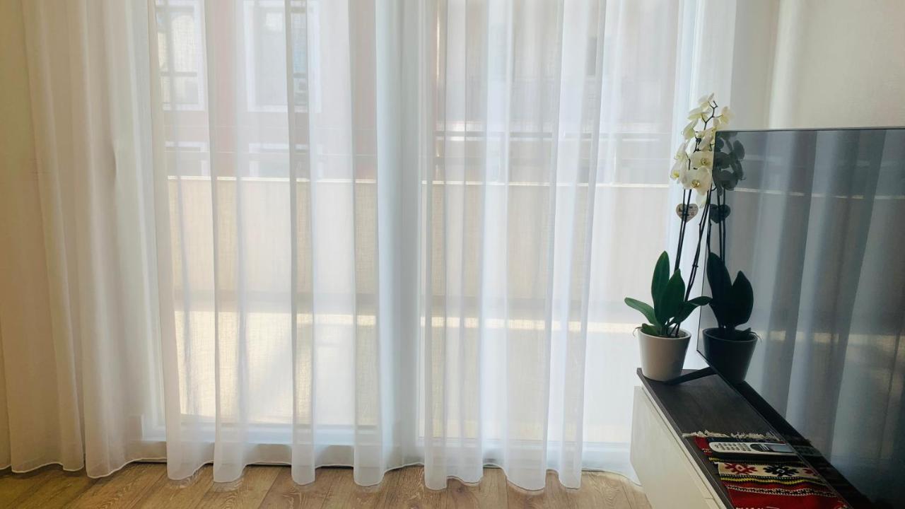 Proper Central Apartment Tirana Bagian luar foto