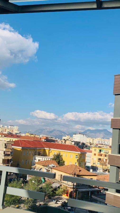 Proper Central Apartment Tirana Bagian luar foto
