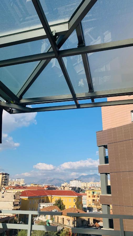Proper Central Apartment Tirana Bagian luar foto