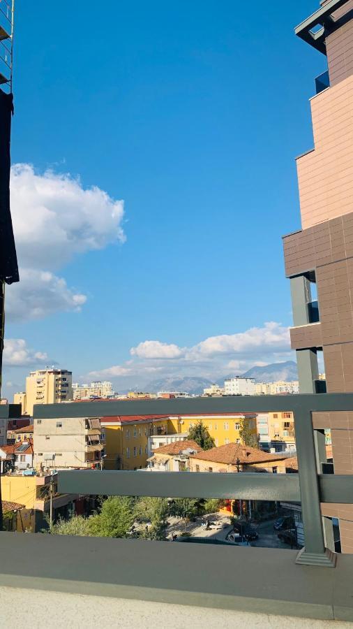 Proper Central Apartment Tirana Bagian luar foto